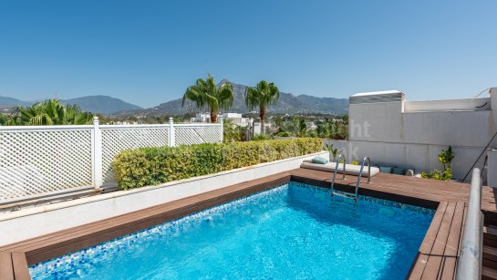 Zweistöckiges Penthouse zum Verkauf in Los Granados, Puerto Banus