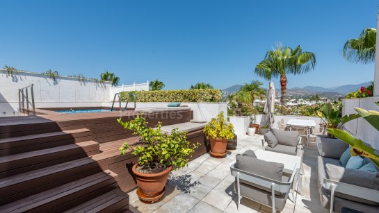 Zweistöckiges Penthouse zum Verkauf in Los Granados, Puerto Banus