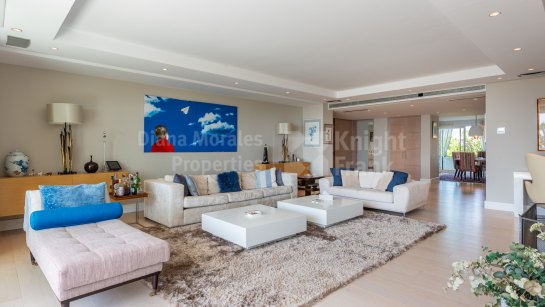 Zweistöckiges Penthouse zum Verkauf in Los Granados, Puerto Banus