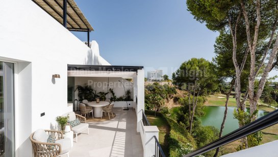 Zweistöckiges Penthouse zum Verkauf in La Quinta, Benahavis