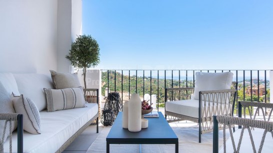 Apartamento en venta en Altos de La Quinta, Benahavis