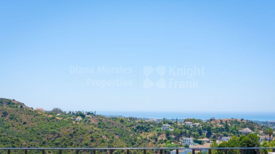 Apartamento en venta en Altos de La Quinta, Benahavis