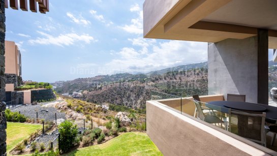 Apartamento en venta en Real de La Quinta, Benahavis