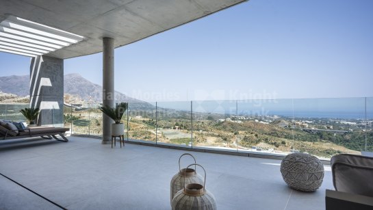 Penthouse for sale in Real de La Quinta, Benahavis