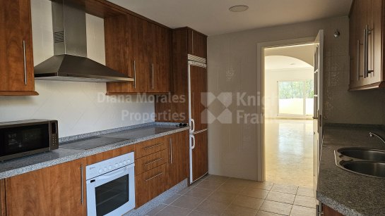 Apartamento en alquiler en Elviria, Marbella Este