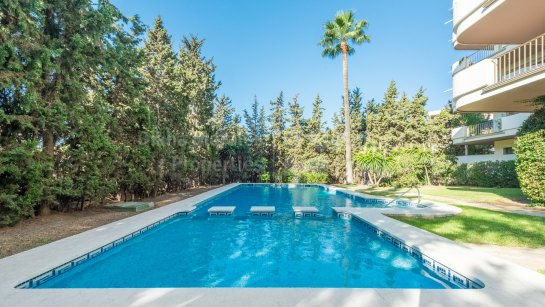 Apartment for sale in Nueva Andalucia, Marbella