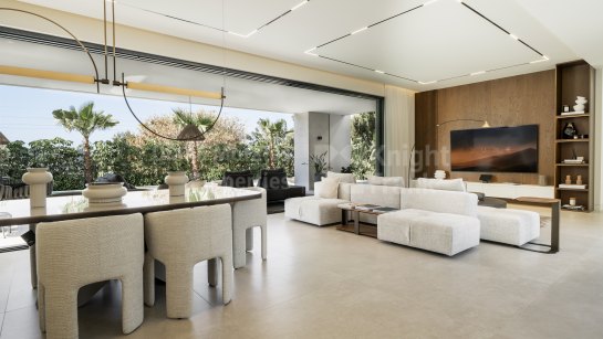 Villa for sale in Rocio de Nagüeles, Marbella Golden Mile