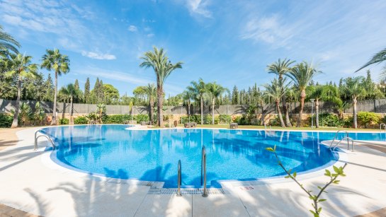 Apartamento en venta en Medina de Banús, Nueva Andalucia