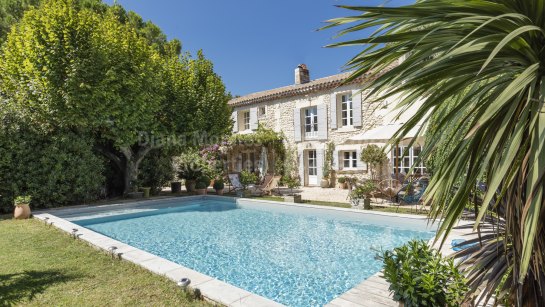 Villa zum Verkauf in Saint-Rémy-de-Provence