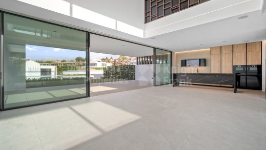 Semi Detached Villa for sale in Vilas 12, Marbella Golden Mile