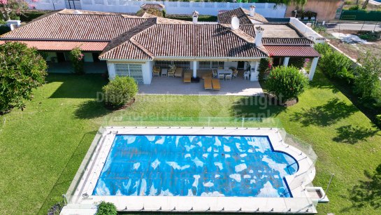 Villa en venta en Guadalmina Baja, San Pedro de Alcantara