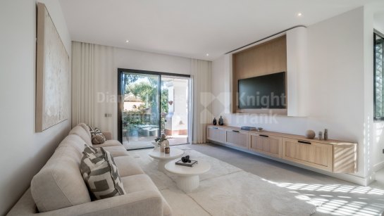 Ground Floor Apartment for sale in Altos Reales, Marbella Golden Mile