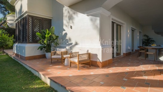 Ground Floor Apartment for sale in Altos Reales, Marbella Golden Mile