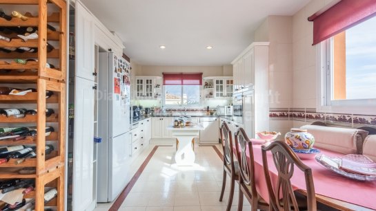 Apartment for sale in Les Belvederes, Nueva Andalucia