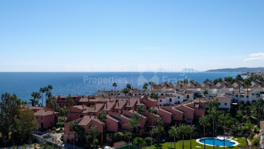 Zweistöckiges Penthouse zum Verkauf in Bahía de Estepona, Estepona Westen