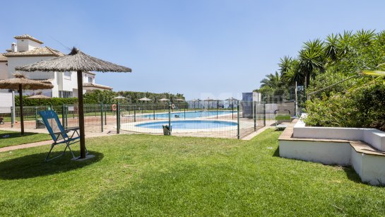 Zweistöckiges Penthouse zum Verkauf in Bahía de Estepona, Estepona Westen