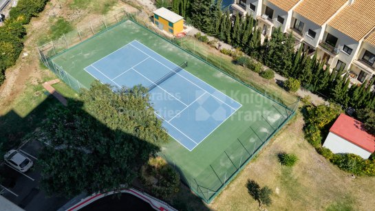 Zweistöckiges Penthouse zum Verkauf in Bahía de Estepona, Estepona Westen