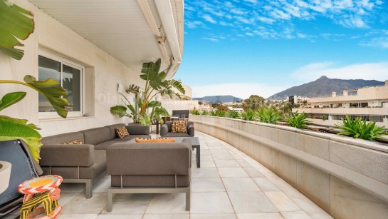 Duplex Penthouse for sale in El Embrujo Banús, Puerto Banus