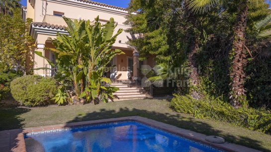 Villa en venta en Linda Vista Baja, San Pedro de Alcantara