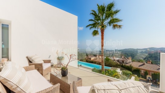 Villa en venta en La Mairena, Marbella Este