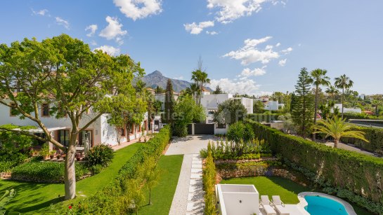 Villa zum Verkauf in Las Brisas, Nueva Andalucia