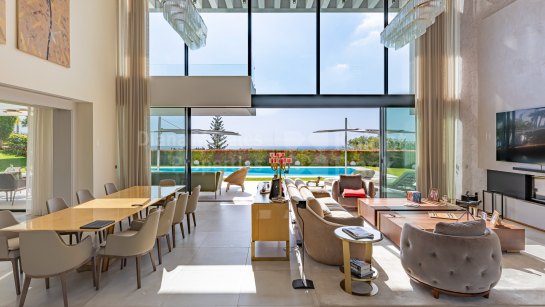 Villa en venta en Los Arqueros, Benahavis
