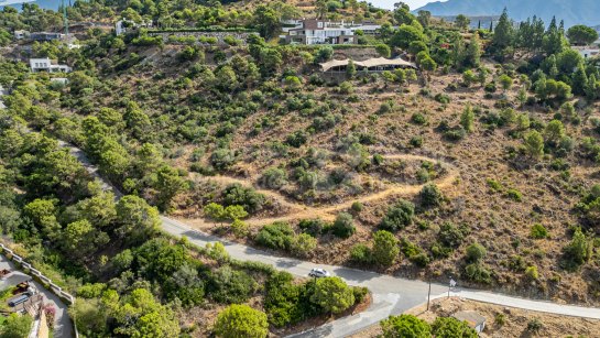 Grundstück zum Verkauf in El Madroñal, Benahavis
