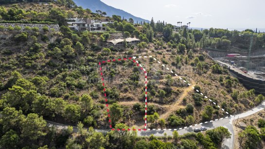 Grundstück zum Verkauf in El Madroñal, Benahavis