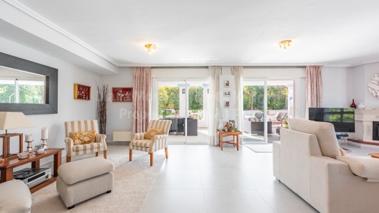 Villa Pareada en venta en Guadalmina Alta, San Pedro de Alcantara