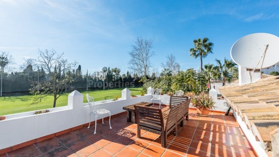 Villa Pareada en venta en Guadalmina Alta, San Pedro de Alcantara