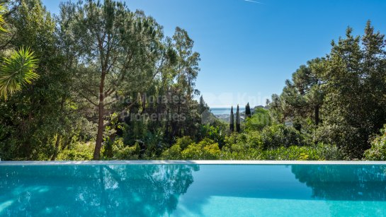 Villa for sale in El Madroñal, Benahavis