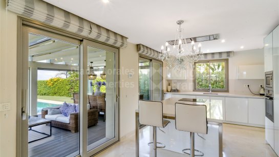 Villa for sale in Costabella, Marbella East