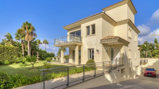 Villa for sale in Costabella, Marbella East