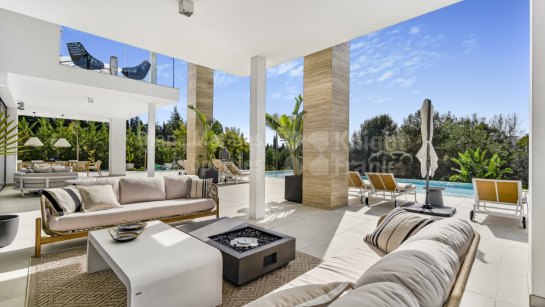 Villa en venta en Lomas del Marqués, Benahavis