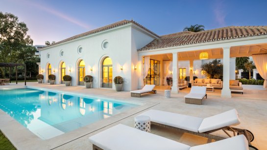 Villa zum Verkauf in La Cerquilla, Nueva Andalucia