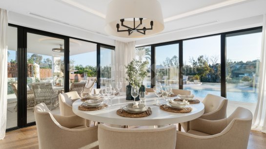 Villa en venta en Los Naranjos Golf, Nueva Andalucia