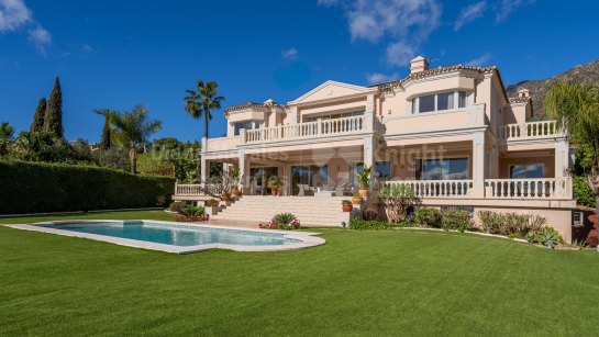 Villa en venta en Cascada de Camojan, Marbella Milla de Oro