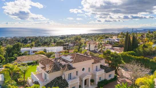 Villa en venta en Cascada de Camojan, Marbella Milla de Oro