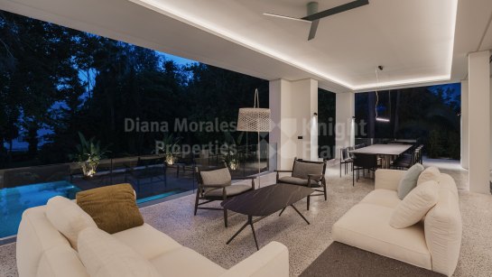 Villa en venta en La Carolina, Marbella Milla de Oro