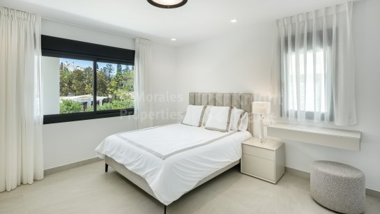 Villa en venta en Los Naranjos Golf, Nueva Andalucia