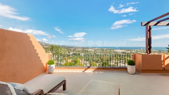 Duplex Penthouse for sale in Les Belvederes, Nueva Andalucia