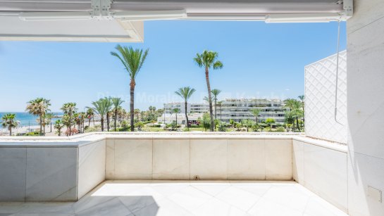 Apartamento en venta en Los Granados, Puerto Banus