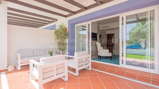 Apartamento Planta Baja en venta en El Paraiso, Estepona Este