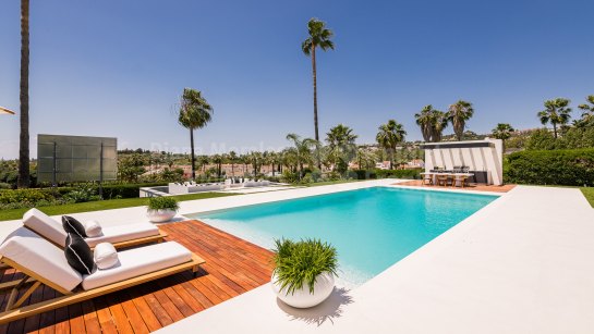 Villa en venta en Los Naranjos Golf, Nueva Andalucia