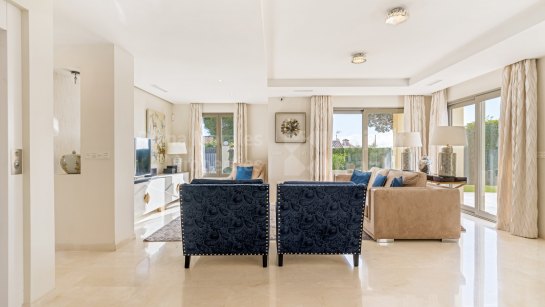Villa zum Verkauf in Las Chapas, Marbella Ost