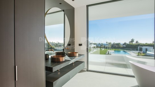Semi Detached Villa for sale in Vilas 12, Marbella Golden Mile
