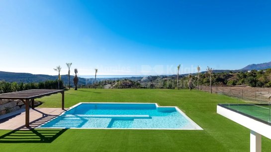 Villa zum Verkauf in Marbella Club Golf Resort, Benahavis