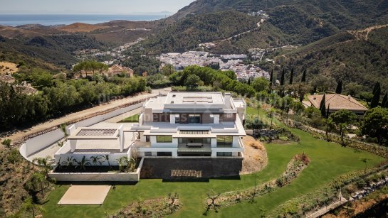 Villa for sale in La Zagaleta, Benahavis