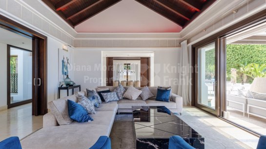 Villa en venta en Los Flamingos, Benahavis