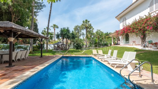 Villa for sale in Rocio de Nagüeles, Marbella Golden Mile